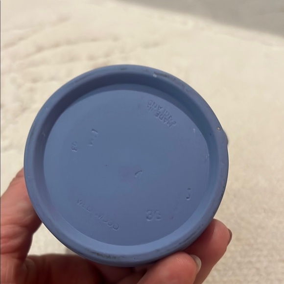 Wedgwood Blue and White Neoclassical Ceramic Mug - Picture 6 of 7